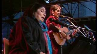 Joan Baez amp Mercedes Sosa quotGracias A La Vidaquot [upl. by Akima]